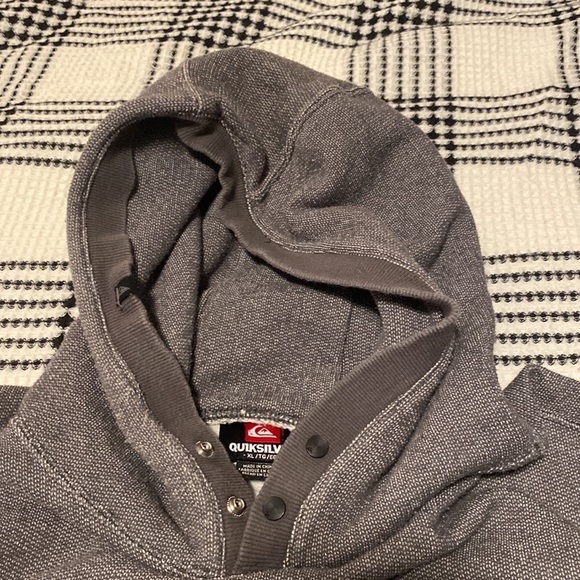 Good condition Quiksilver hoodie XL - Picture 3 of 4